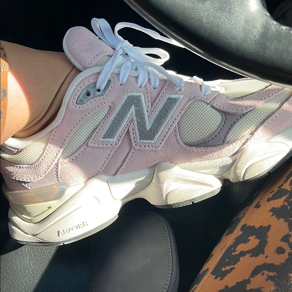 New Balance Women's Pink and Gray Sneakers - Picture 1 of 1